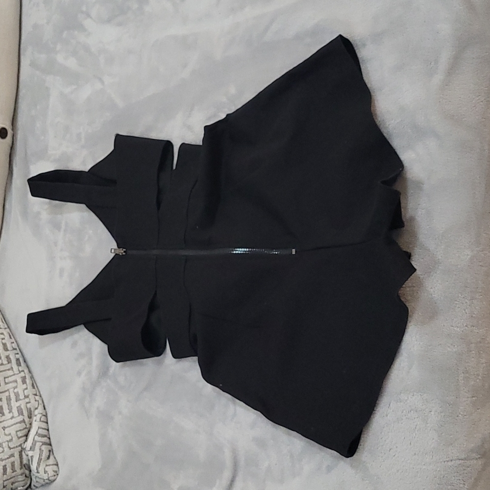 Short romper - Picture 2 of 3